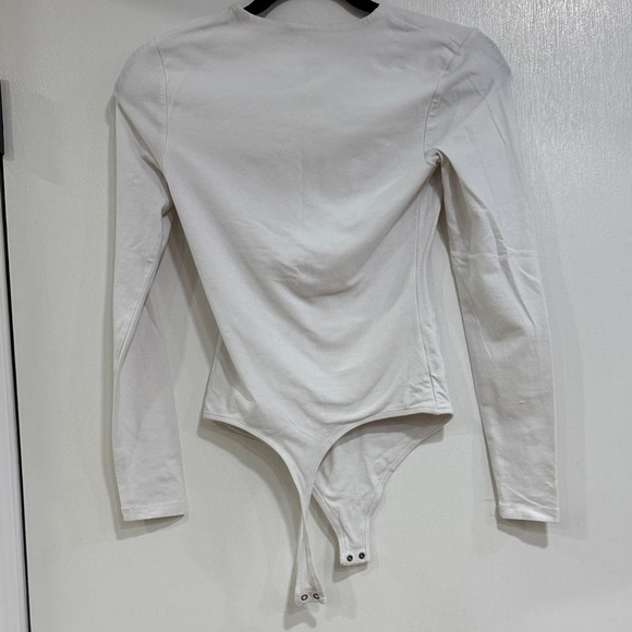 Abercrombie & Fitch White Long Sleeve Bodysuit - Picture 3 of 3